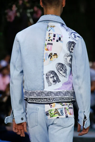 Look 43